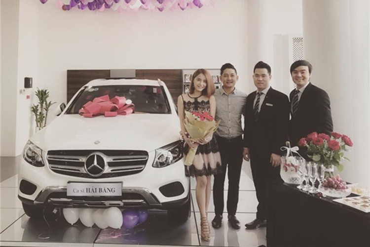 Hai Bang vua be con vua lai Mercedes E300 tien ty-Hinh-4